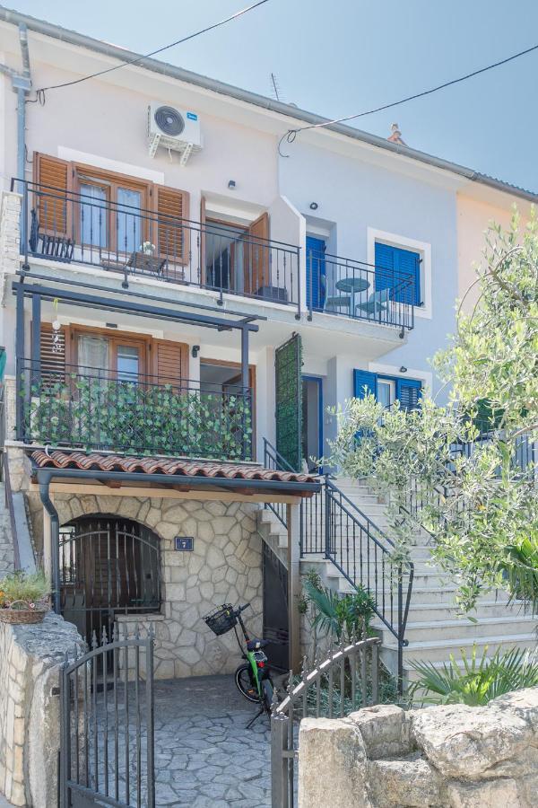 Apartmen Plus U Centru Blizu Plaze Нивице Экстерьер фото