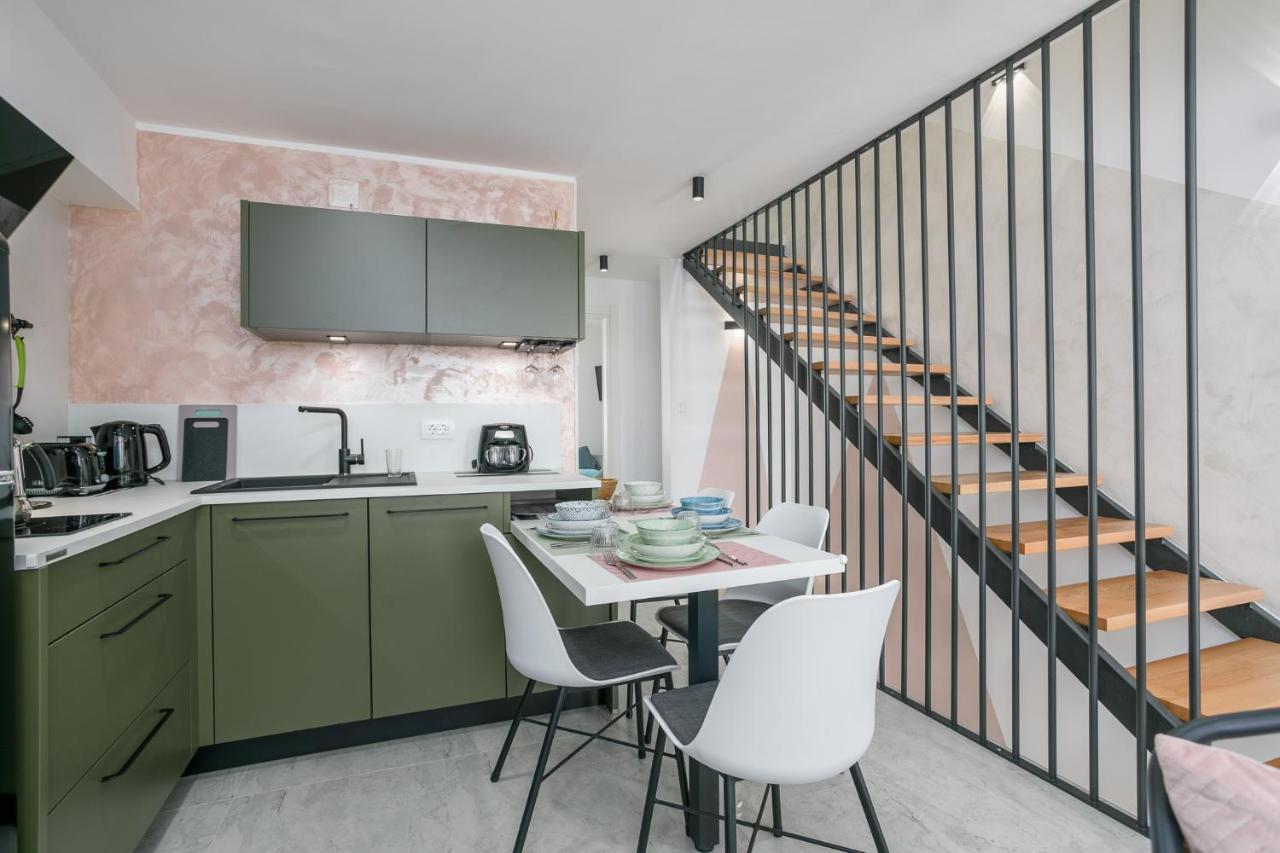 Apartmen Plus U Centru Blizu Plaze Нивице Экстерьер фото