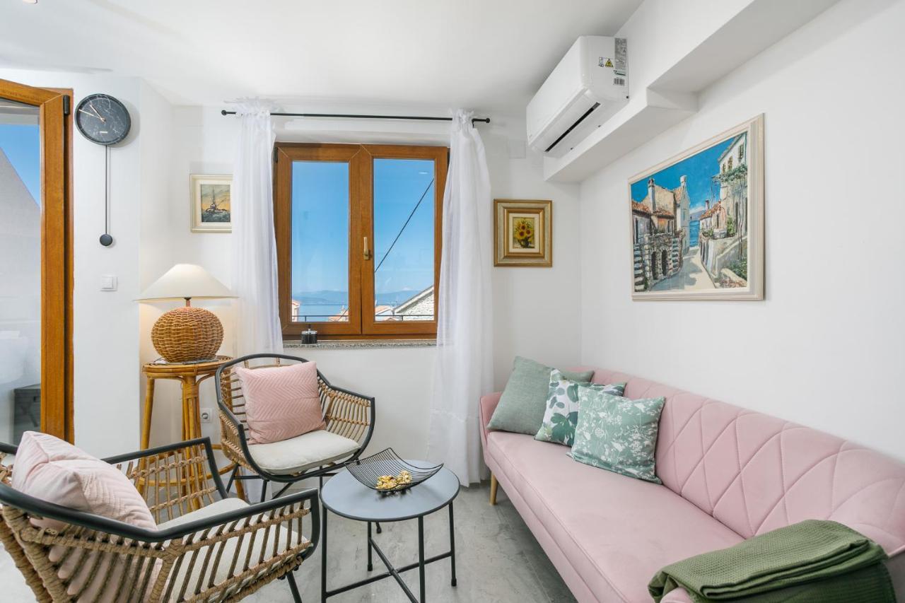 Apartmen Plus U Centru Blizu Plaze Нивице Экстерьер фото