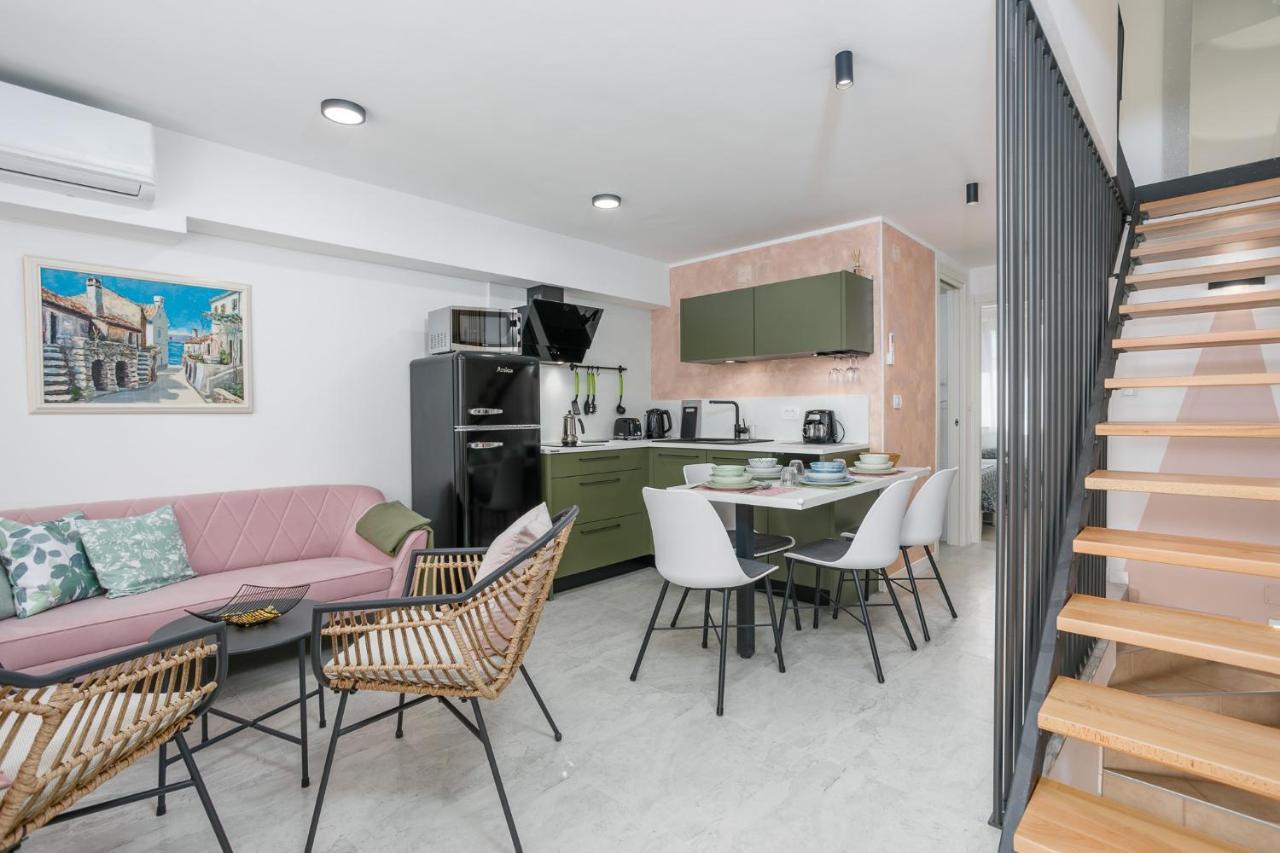 Apartmen Plus U Centru Blizu Plaze Нивице Экстерьер фото