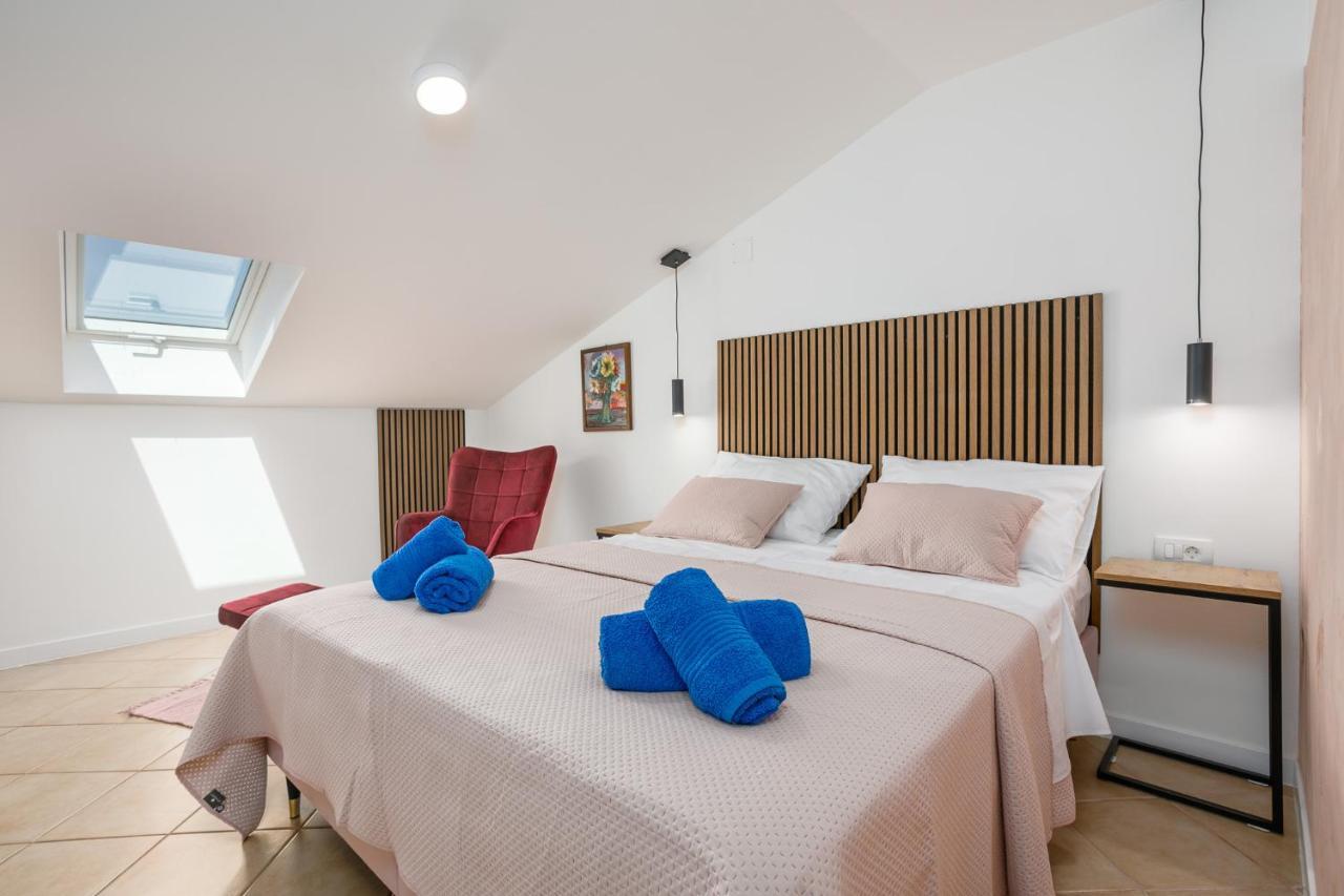 Apartmen Plus U Centru Blizu Plaze Нивице Экстерьер фото